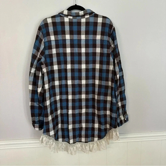Hayden Women’s Long Sleeve Button Up Blue Plaid Top with Lace Trim Sz 1XL GUC - Picture 10 of 10